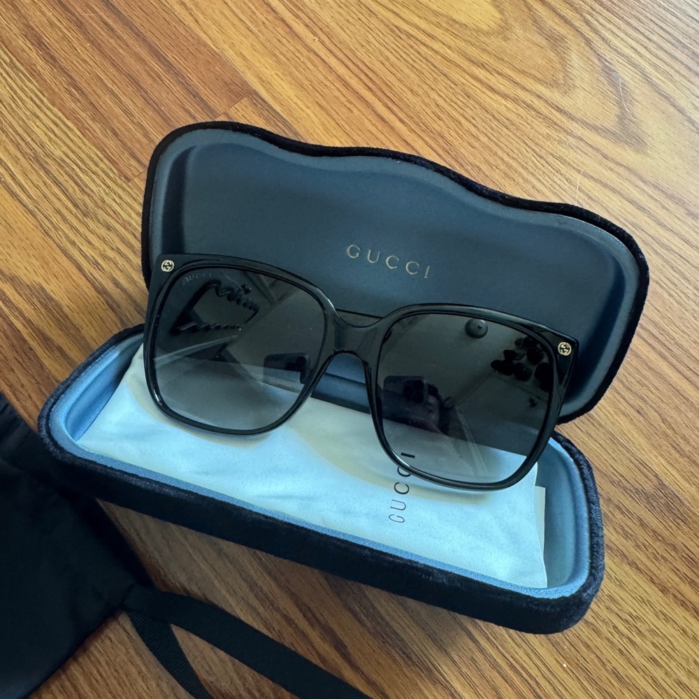 Gucci Black Sunglasses with Bee Logo GG0022S